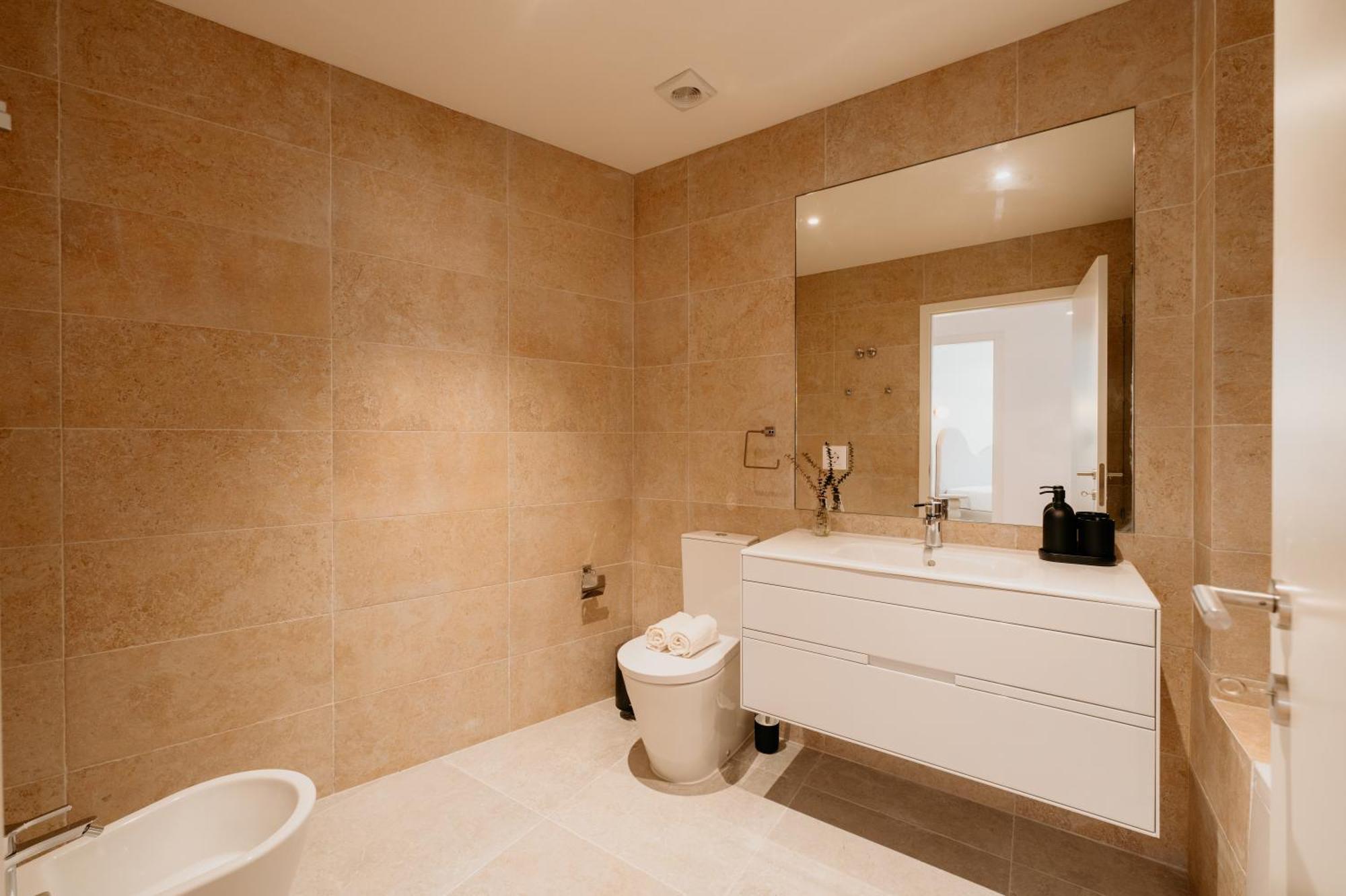 Mary Pink - No 3a - Glowing Two-bedroom Apartment Lissabon